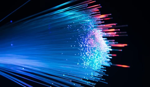 430 Terabitów na sekundę. Standardowy światłowód, nadludzka wydajność