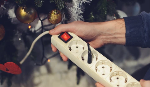 Czy Twoja listwa to wytrzyma? Jak nie spalić instalacji w Wigilię