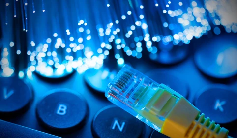 Europa podłączona.  Światłowód jest, ale ludzie wybierają LTE i 5G