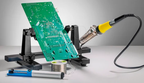 Trzecia ręka majsterkowicza — stabilność i precyzja w lutowaniu.