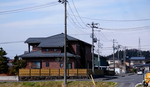 Słup energetyczny na działce