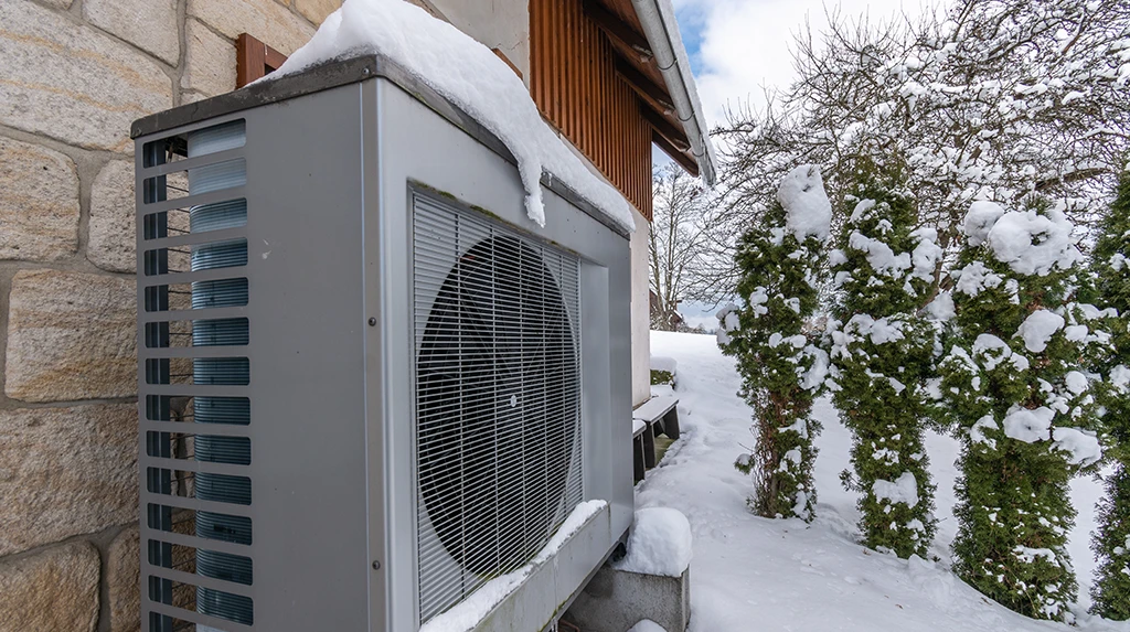 Pompa ciepła zimą – czy mroźna noc to wyrok dla ogrzewania?