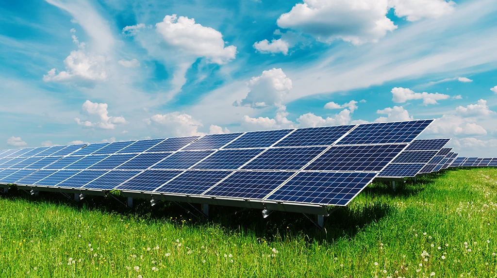 Przełom w fotowoltaice – singlet fission może podnieść efektywność paneli