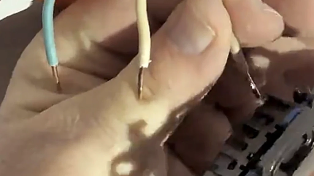 Jak szybko zamontujesz serię Kontakt-Simon 24 z mechanizmem Super Łapka?👀