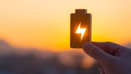 Energię ze słońca można pozyskiwać także w nocy. Naukowcy wykorzystali do tego drewno