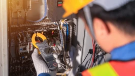 Co grozi elektrykowi za błędną instalację? Prawo, odpowiedzialność i konsekwencje