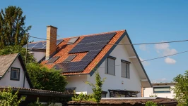 Fotowoltaika przestaje się opłacać? Właścicieli paneli czeka podwójny finansowy szok