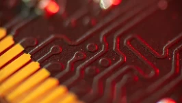 Elektronika bez granic termicznych: Chip pamięci, który rzuca wyzwanie 700 stopniom Celsjusza