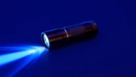 Latarka UV Montis MT156. 395 nm, aluminiowa i niezawodna